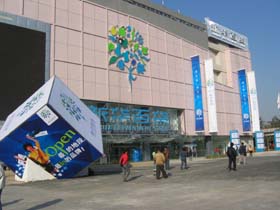 新华百货股权之争背后或有深意