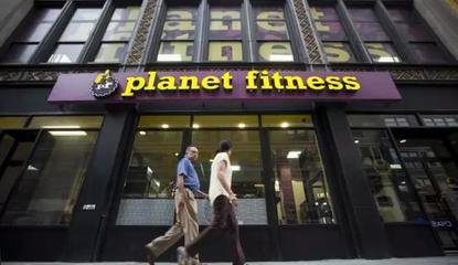 美国零售店铺成批倒闭 形势严峻甚于衰退时期