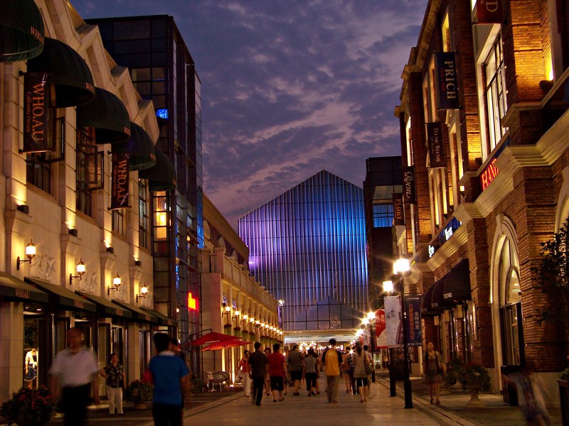 武汉商业街餐饮业态设置案例：楚河汉街的餐饮学问