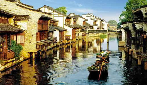 碧桂园、华侨城等房地产如何成功转型特色小镇？