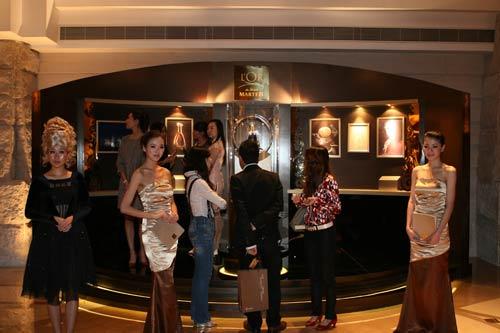 外媒：奢侈品牌押注童装市场 从儿童开始培养顾客群体