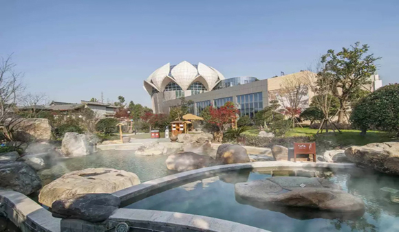 一个城郊型的特色小镇，如何以ip实现逆袭？