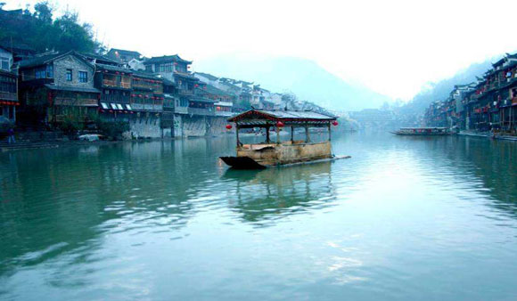 促进特色小镇健康发展