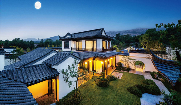 阿朵小镇，何以突然爆红？