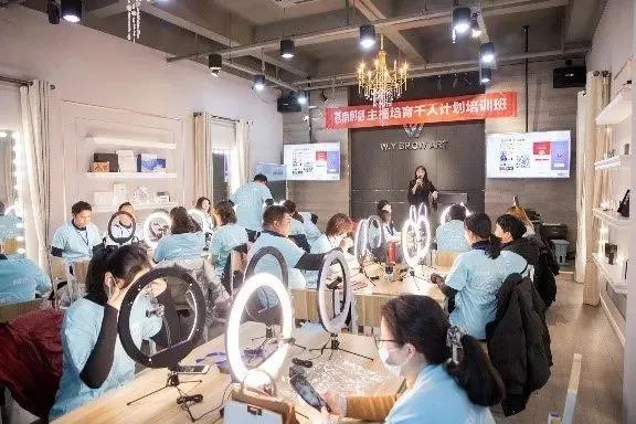 我们的景区如何也能拥有一个“冰墩墩”？