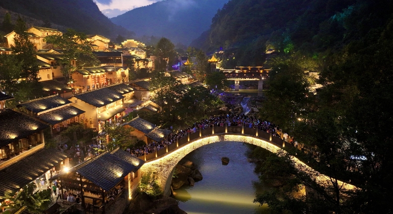 望仙谷、蟠龙天地等乡村古镇出圈的流量密码