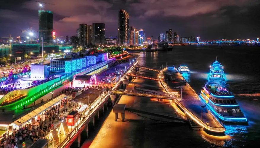 商旅文融合时代，城市夜间经济如何发展？案例赏析与对策建议