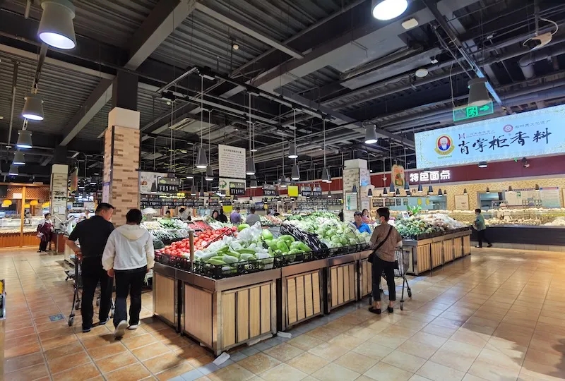 胖东来“阴影”下的许昌零售业