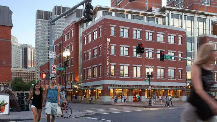 新型菜市场模式探索：国外三个出圈菜市场打造思路解析