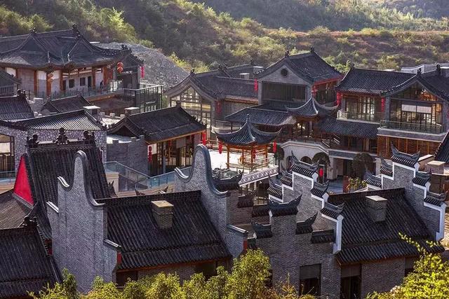 城市依托型文旅小镇破局之道，文化 商业 地产正确互联