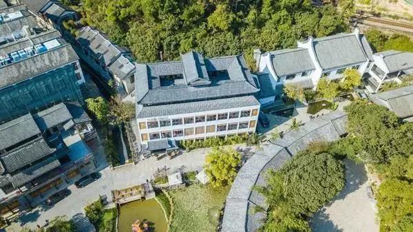 城市依托型文旅小镇破局之道，文化 商业 地产正确互联