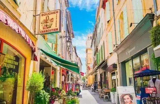 商业街如何与旅游休闲有机结合？