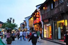 商业街如何与旅游休闲有机结合？