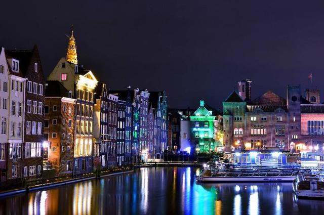 夜间经济≠夜市，如何激活城市娱乐休闲？