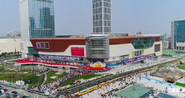 首日销售额超4000万、客流超30万，看济南万象城如何为济南商业升级赋能