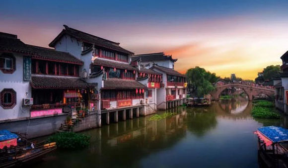 国外特色小镇建设的成功经验，对我国有什么借鉴意义？