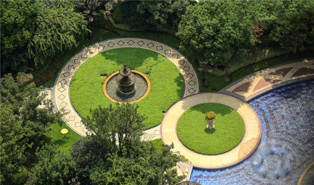 近两年流行的“下沉式”空间布局,一种新的设计方式