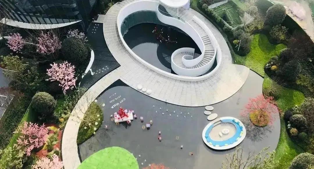 近两年流行的“下沉式”空间布局,一种新的设计方式