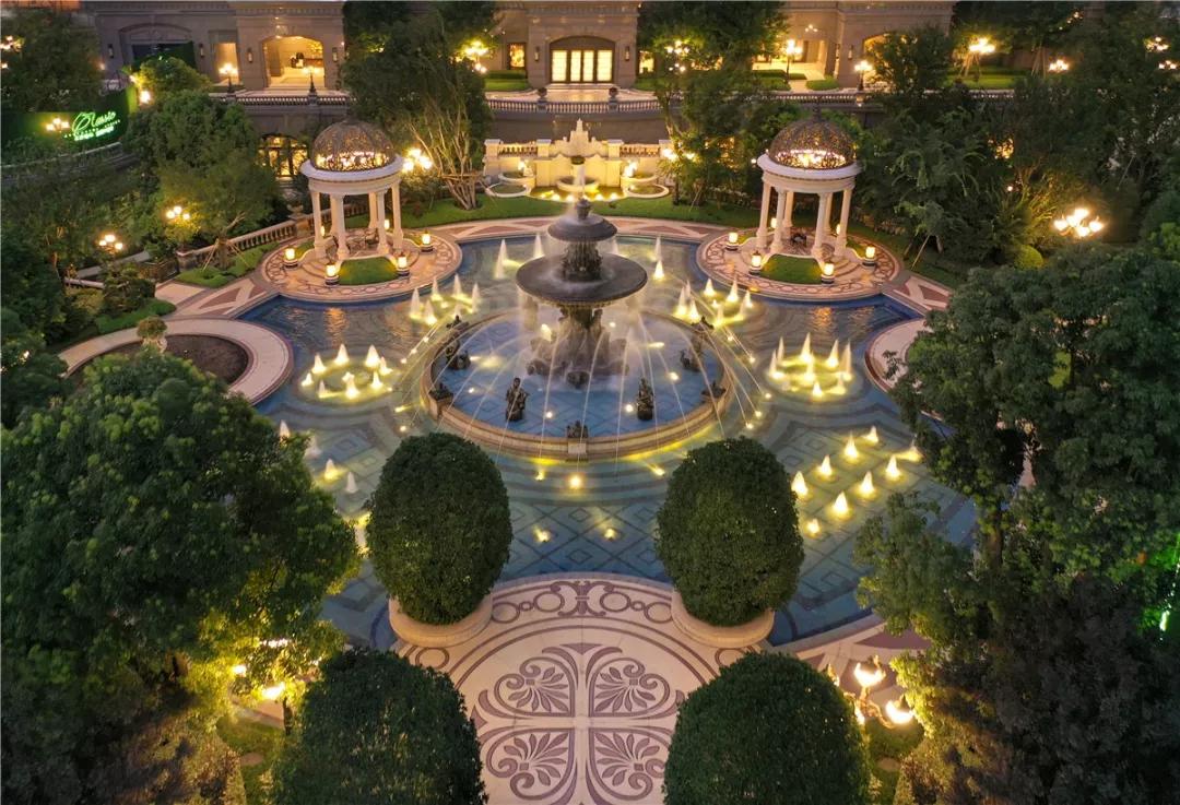 近两年流行的“下沉式”空间布局,一种新的设计方式