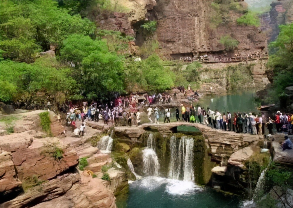 价值20个亿的康养小镇运营商业模式