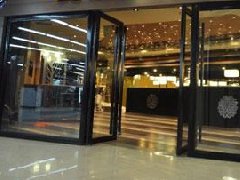 地产 n战略转型持续推进，财务稳健现金流向好提供安全垫