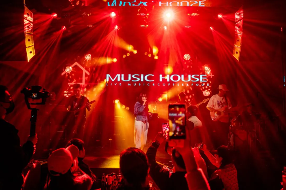 看上海博荟广场如何打造不一样的“夜上海”