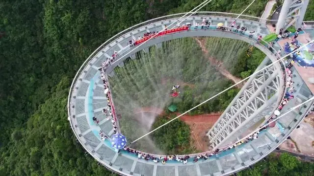 一个敢想一个敢建,盘点国内六大创意玻璃桥