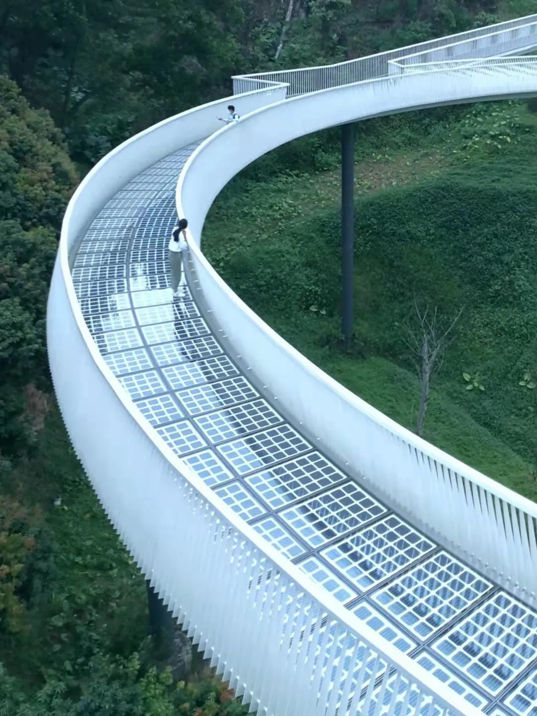 一个敢想一个敢建,盘点国内六大创意玻璃桥