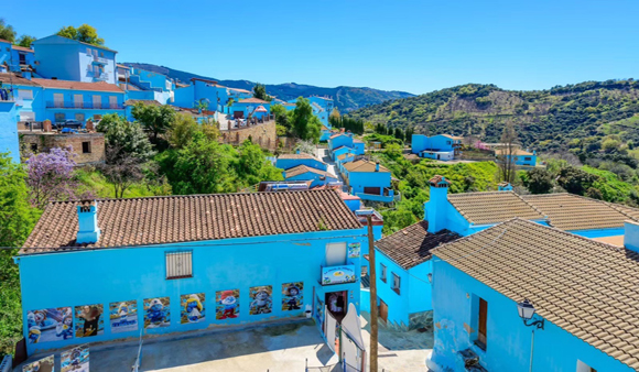 西班牙胡斯卡小镇：一个“普通小镇”到“童话小镇”的完美蜕变